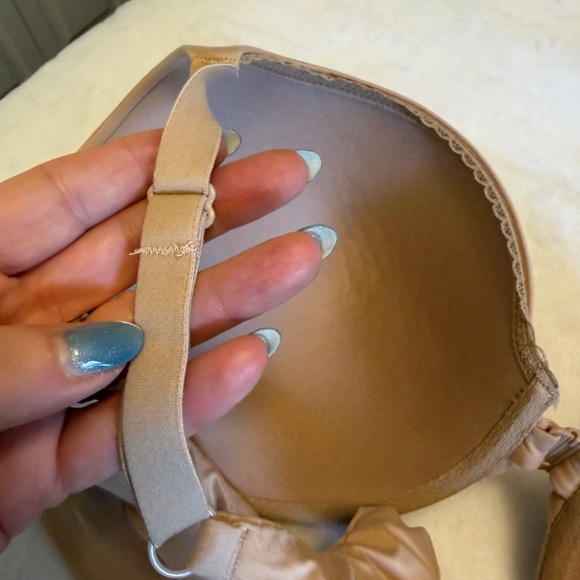 Victoria's Secret Tan Push-Up Bra - Picture 3 of 5